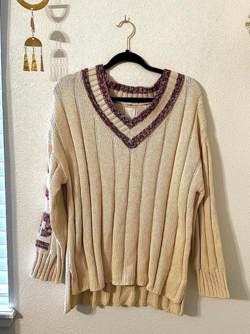 Urban Outfitters Women's Cream and Tan Jumper